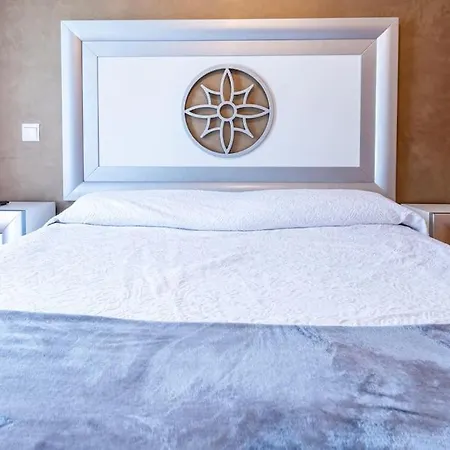 En El Corazon De La Ciudad Con Parking Appartamento Santander