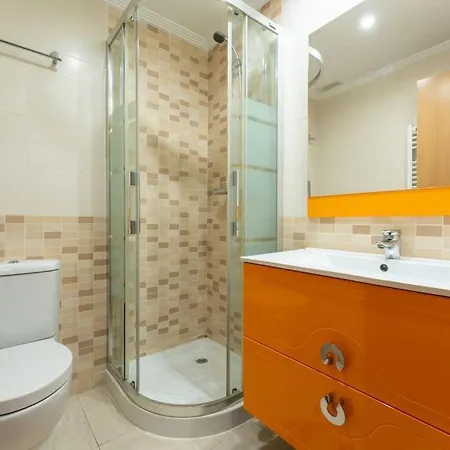 En El Corazon De La Ciudad Con Parking Santander