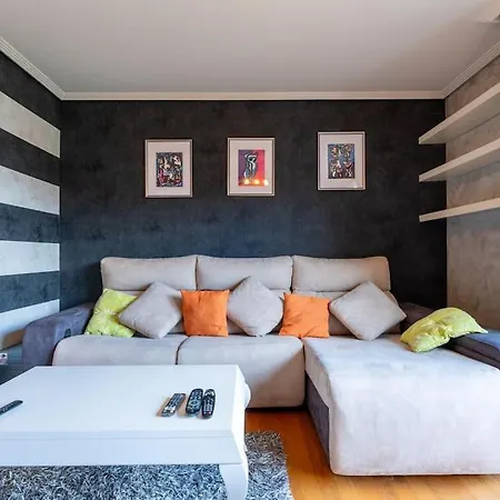 En El Corazon De La Ciudad Con Parking *