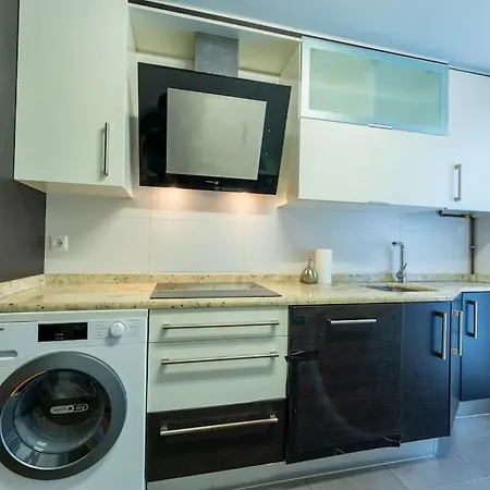 En El Corazon De La Ciudad Con Parking * Santander