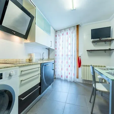 En El Corazon De La Ciudad Con Parking Appartamento