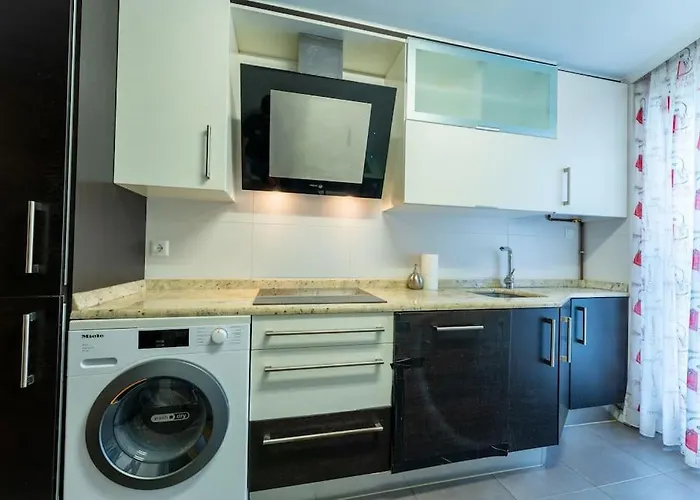 En El Corazon De La Ciudad Con Parking * Santander