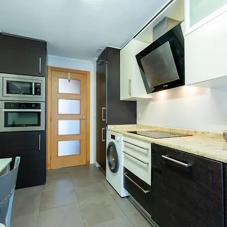 En El Corazon De La Ciudad Con Parking شقة *